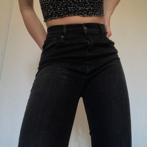 Black Levi’s Jeans